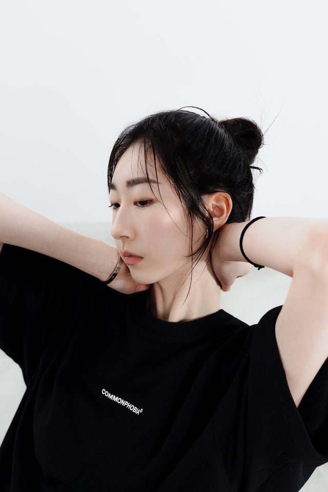 SIGNATURE BLACK CLASSIC LOGO T-SHIRT