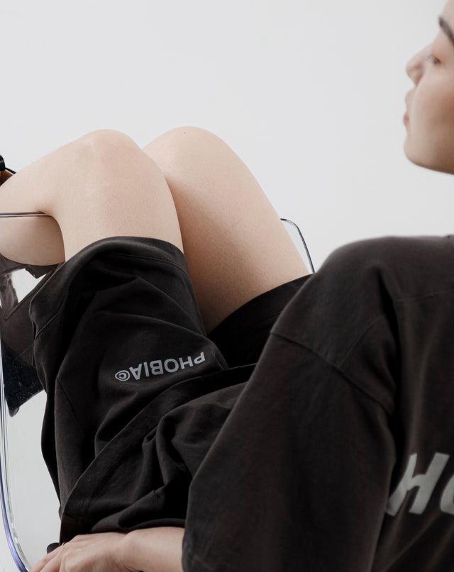 SHADOW GRAY PREMIUM LOGO SHORT